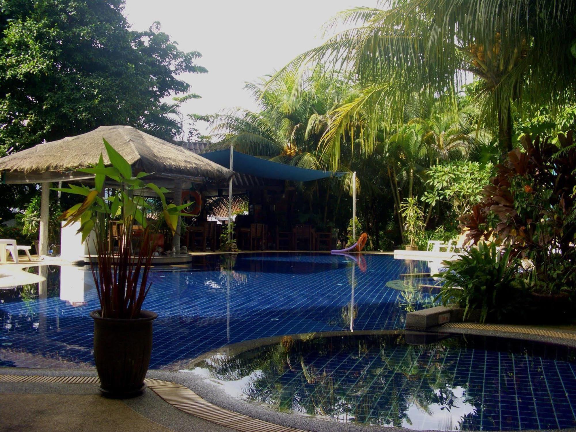 The Hill Resort Patong Extérieur photo